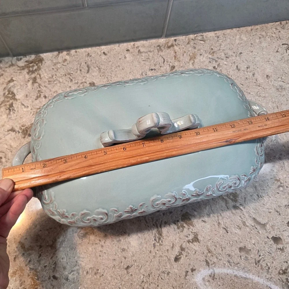 VTG Home Essentials & Beyond Madison Light Blue Ceramic Lidded Tureen Dish